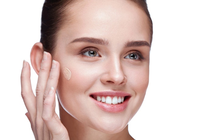 Produk berkandungan SPF: Memberi perlindungan ekstra