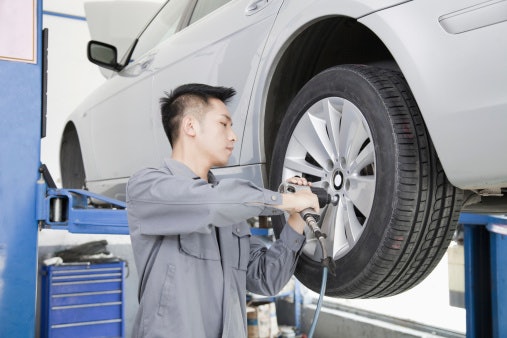 Bagi Anda yang bekerja konstruksi agar baut tidak jatuh berserakan, utamakan fitur auto shut off