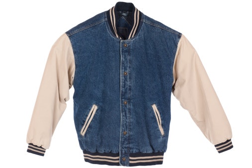 Bomber, alternatif jaket denim yang modis