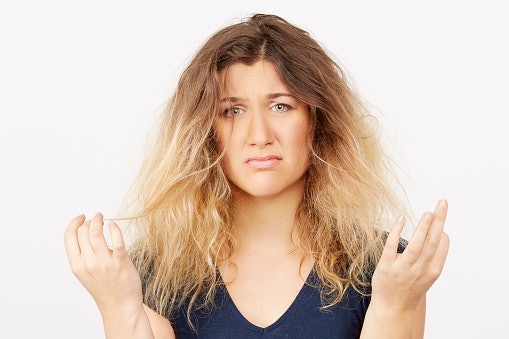 Untuk rambut kering, shampoo dengan kandungan pelembap