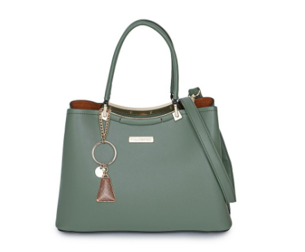 Hand bag: Bentuknya memberi kesan feminin