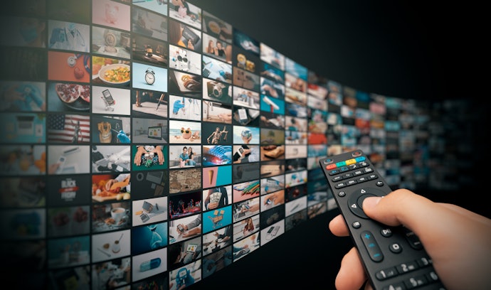 Pastikan aplikasi pilihan Anda tersedia pada smart TV