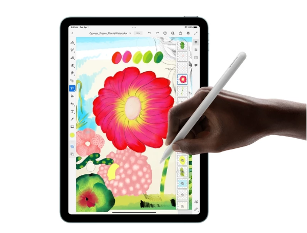 Apple Pencil Pro, presisi dan responsif untuk mendesain