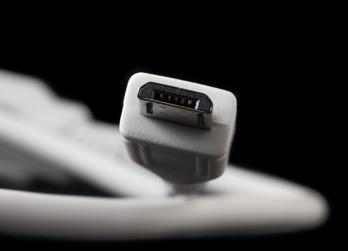 Tipe D (HDMI ⇔ micro-HDMI): Untuk perangkat mobile, seperti HP dan tablet