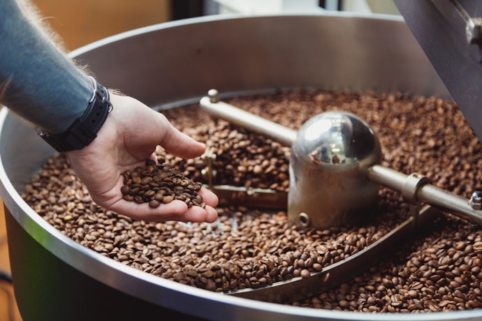 Manometer udara: Memberikan aliran udara yang konsisten pada setiap panggangan biji kopi
