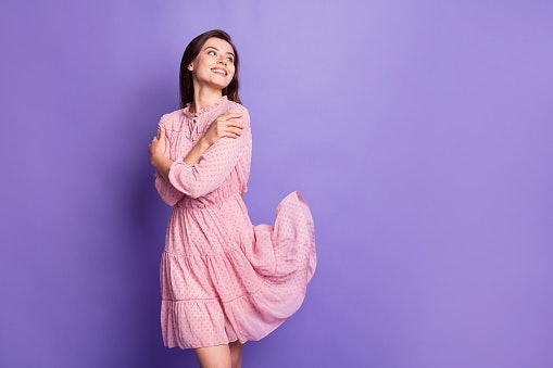 Aksen ruffle, menambah kesan feminin nan manis