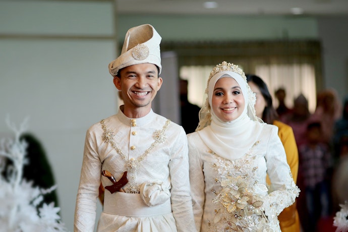 Bahan yang tidak menerawang, untuk tampil syar'i