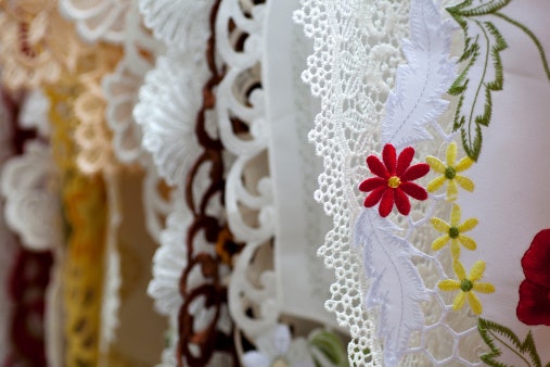 Bordir Padang dan Bukittinggi, terkenal akan motif khas kerancang