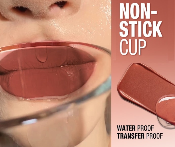 Cari pula kombinasi dengan klaim "transferproof" agar mendapatkan lipstik yang tidak mudah luntur saat makan
