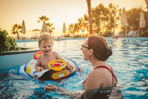 Swim seat, untuk bayi usia 0,5–1 tahun