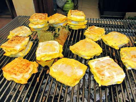 Pempek lenggang, unik dengan cara penyajian dipanggang