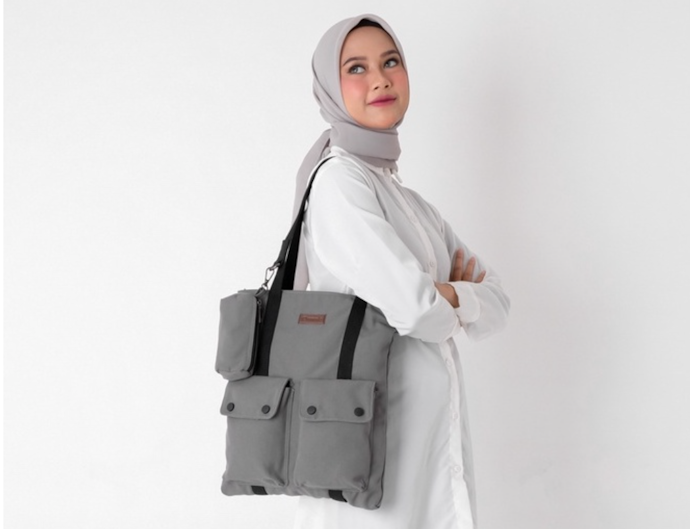 Untuk business trip, pilih jenis tote bag dan backpack