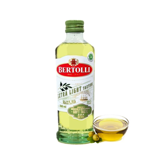 Sebaiknya, pilih minyak zaitun pure atau light untuk menumis atau digunakan memasak