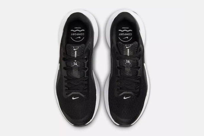 Nike: Menawarkan berbagai jenis bantalan dan upper untuk semua kebutuhan pelari