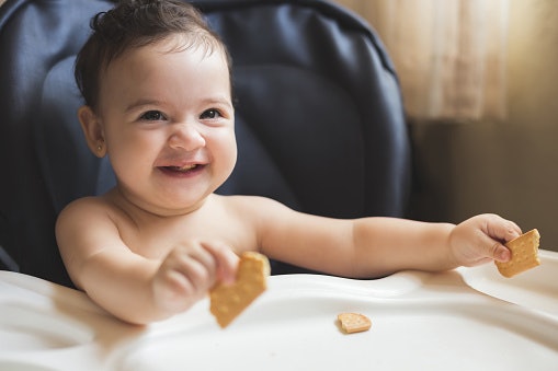 Batas konsumsi gula bayi: Untuk bayi 6-8 bulan adalah 4,8 g/hari, sedangkan untuk bayi 8-12 bulan yaitu 7,2 g/hari