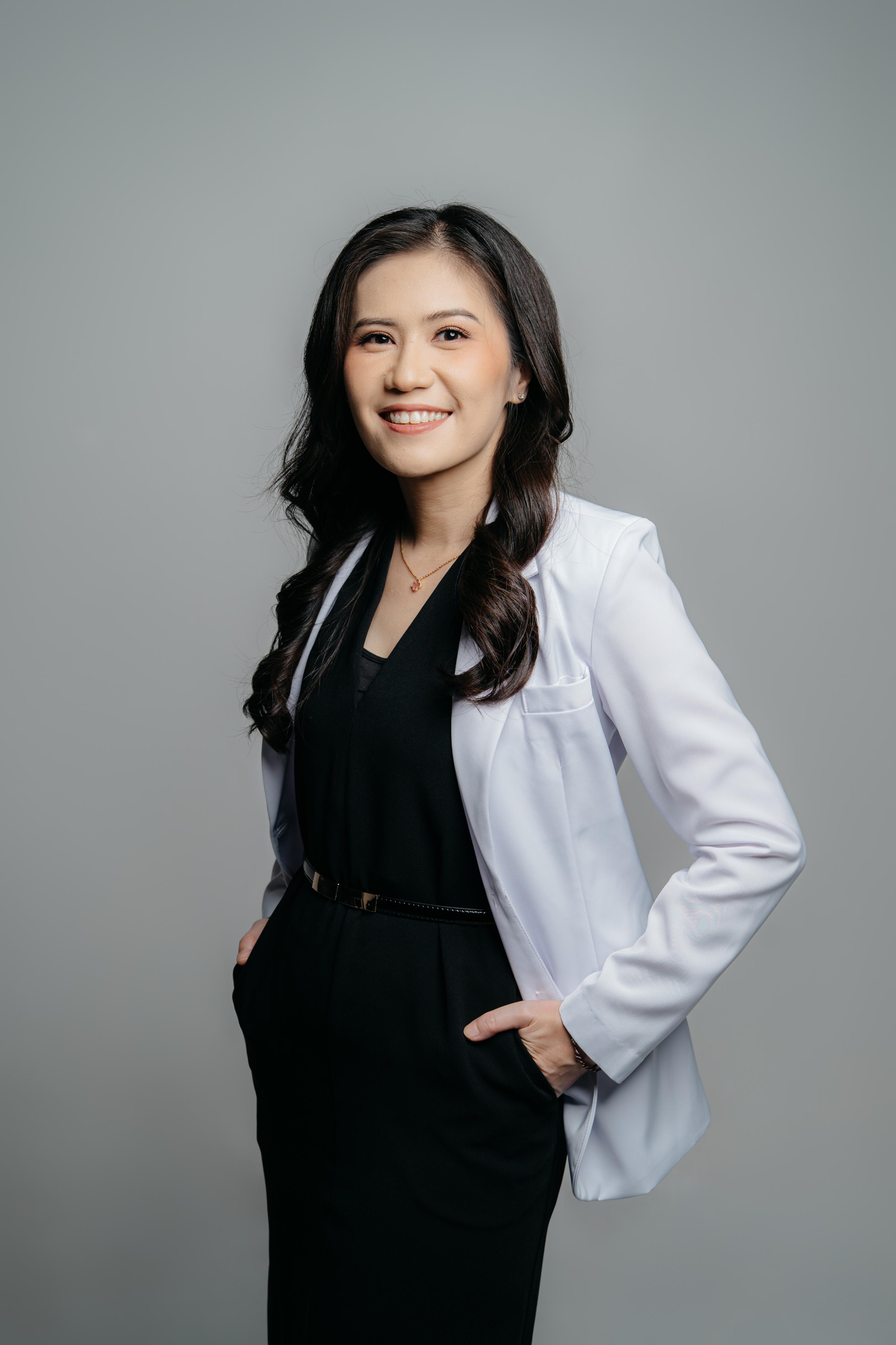 dr. Isabella Puspa Dewi